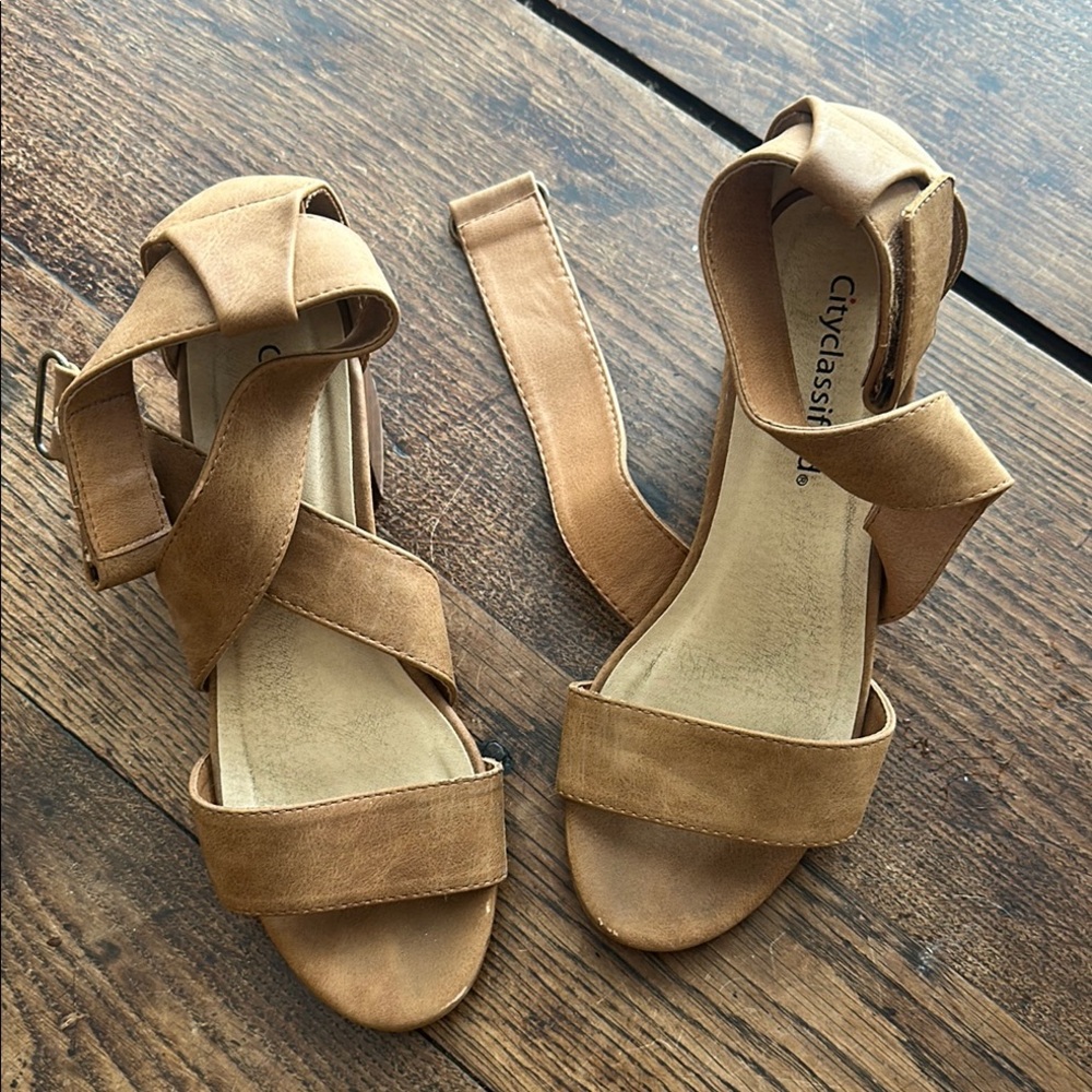 Cityclassified Kids Tan Sandals with 2” heel